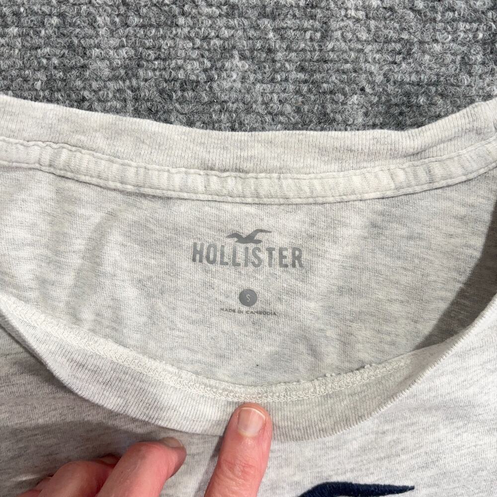 Hollister Women's Small Gray Logo Graphic T-Shirt Short Sleeve 100% Cotton Tee - Picture 2 of 7